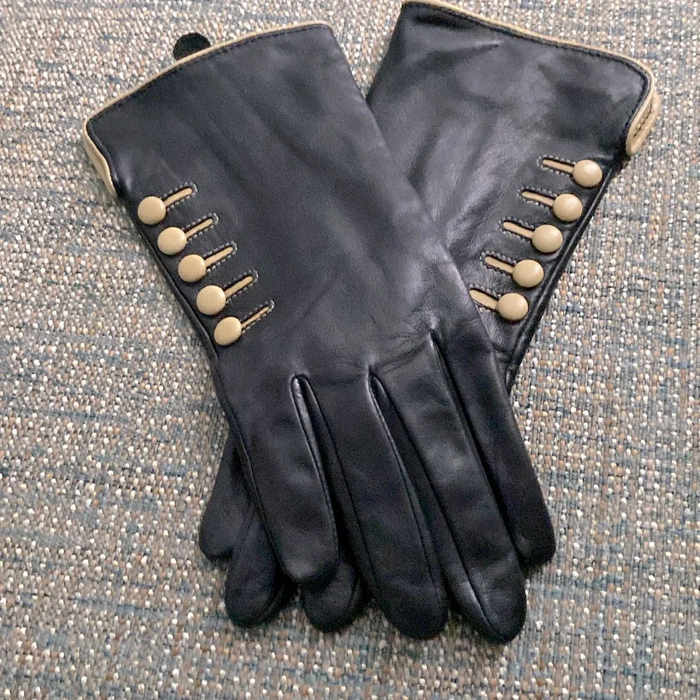 Alexandra Bartlett Designer Black Leather Gloves